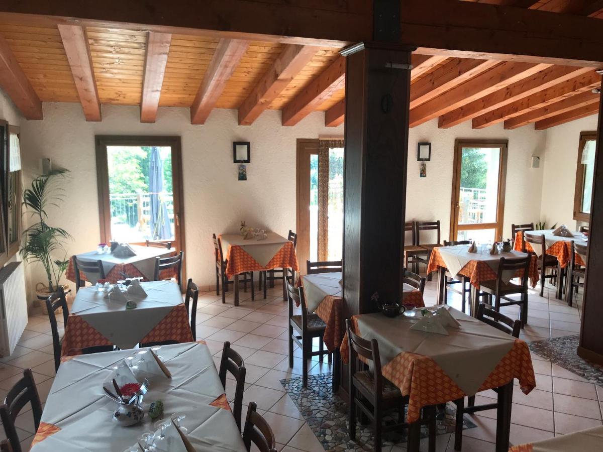 La Buca Delle Fate Ristorante Albergo ピエヴェペーラゴ エクステリア 写真
